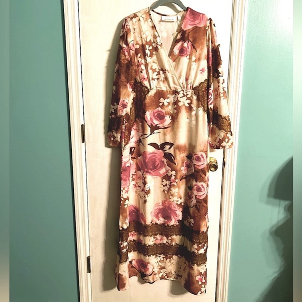 NWT LaBellum by Hillary Scott Lace Maxi Dress Lightweight Woven Floral, Size 12
